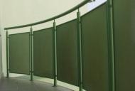 balustrady malowane z wypełnieniem z blach perforowanych
