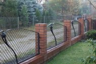 ogrodzenie stalowe z siatką plecioną, ocynkowane i malowane natryskowo